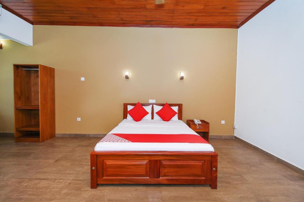 Oyo 471 Randiya Hotel Moratuwa Ngoại thất bức ảnh