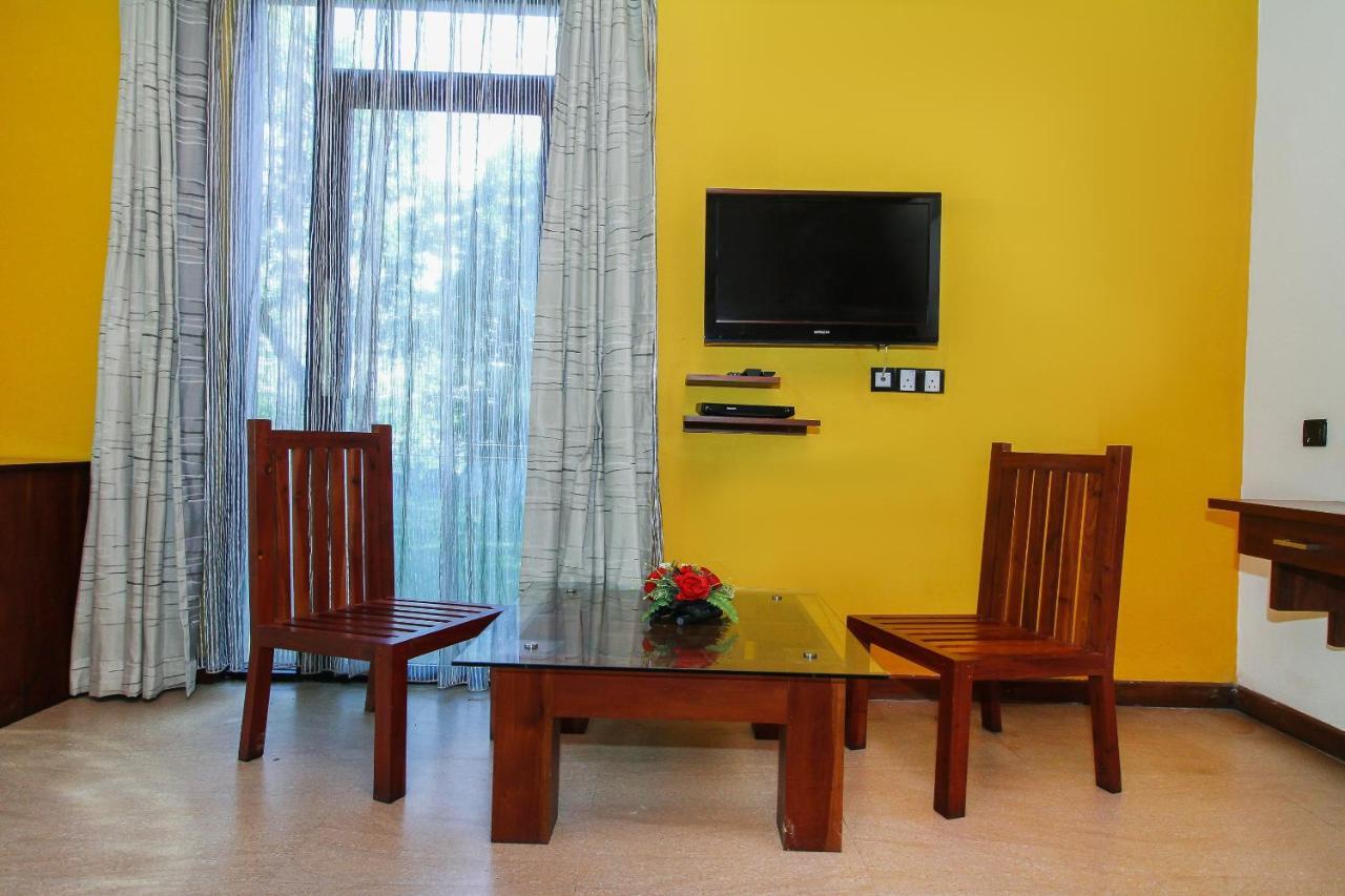 Oyo 471 Randiya Hotel Moratuwa Ngoại thất bức ảnh