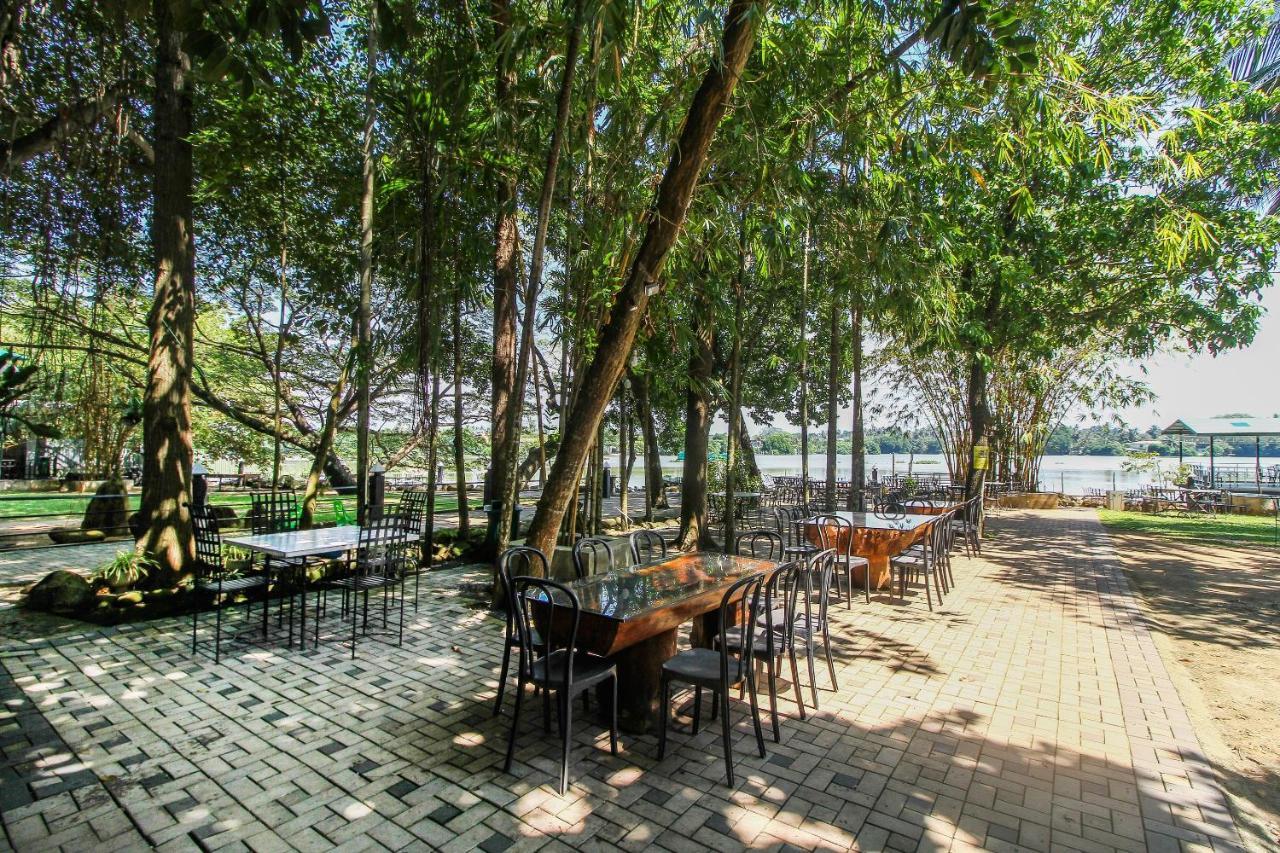 Oyo 471 Randiya Hotel Moratuwa Ngoại thất bức ảnh